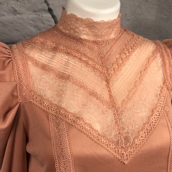 7566 Victorian long sleeve lace detail blouse - Picture 3 of 8